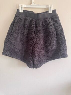 Ugg Cozy Plush Women’s grey/navy Sherpa Shorts